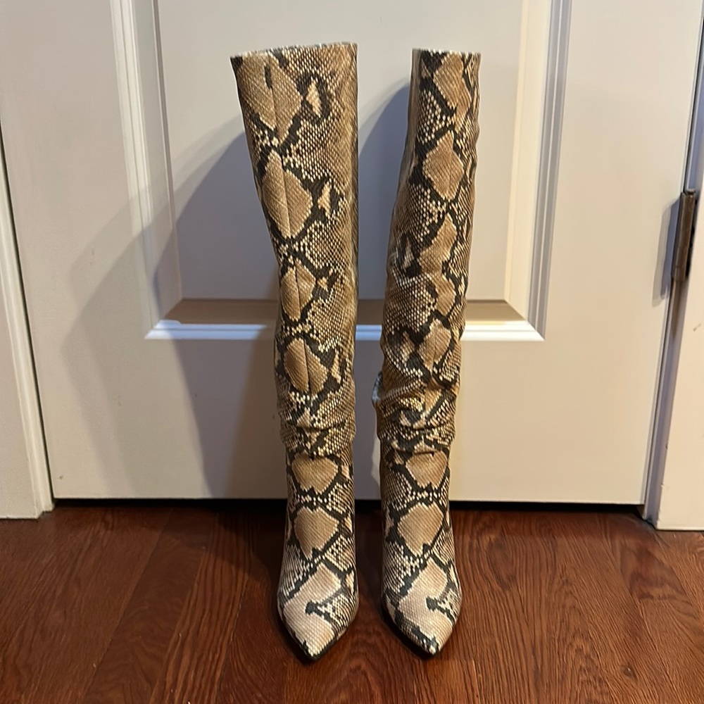 Snake Vince camuto boots size 6.5